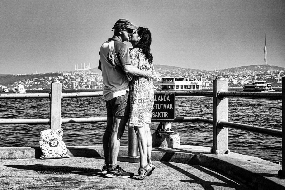 NiyalAkmanalp's tweet photo. #streetphotography #streetphoto #bnwphotography #photography #blackandwhite #womenstreetphotographers #noiretblanc #Monochrome #phojournalism #bnwphotography #SPICollective #lensculturestreets https://t.co/qJOfcvJmLJ