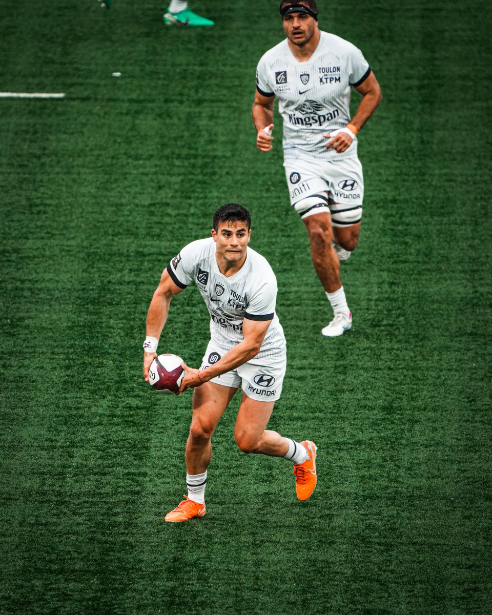 HugoGreugny's tweet photo. UN MATCH POUR DES MAGICIENS … 🎩

POUR MAYOL, POUR TOULON ! 🔴⚫️ https://t.co/iD20yY1oEd