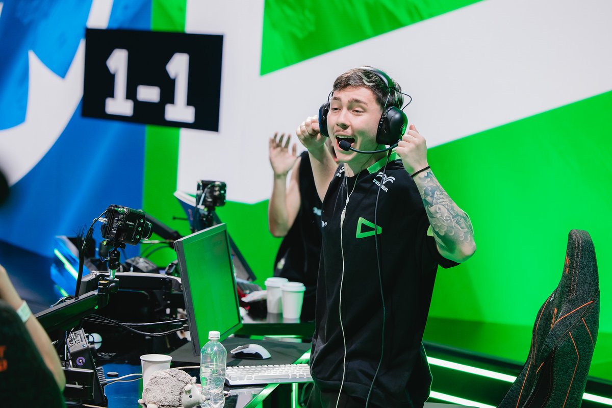 nandoshowww's tweet photo. 🇧🇷 LOUD vs 🇺🇸 NRG

Vale vaga na 🇫🇷 EWC 2026

Melhor de cinco mapas às 21h (horário de Brasília)

ACREDITA!!