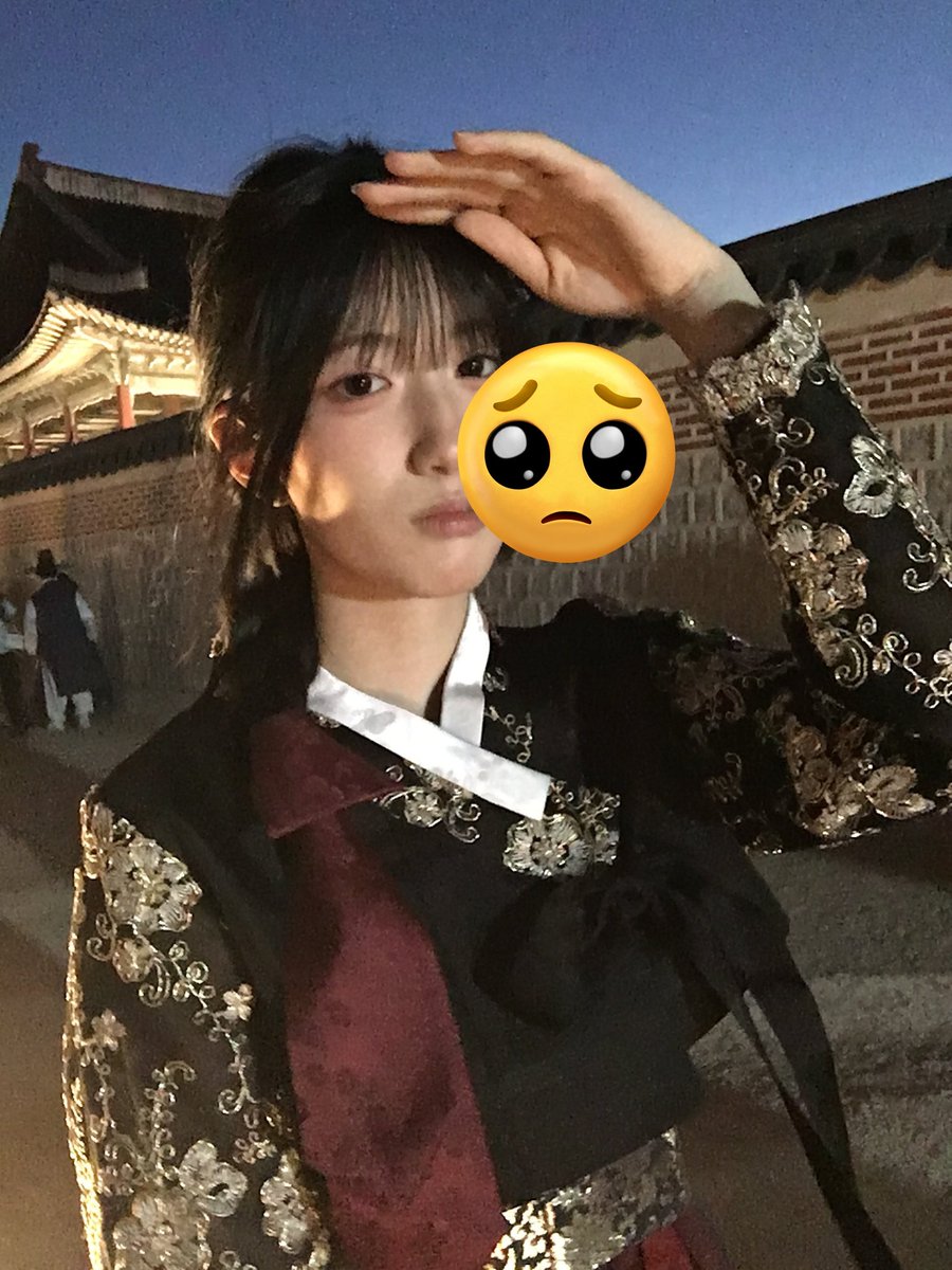 narxmm's tweet photo. 저어제경복궁다녀왓어요ㅎㅎㅎ
아 막 공주가된 기분이여서 좋앗네욤ㅎㅎ https://t.co/MsFarfoy14