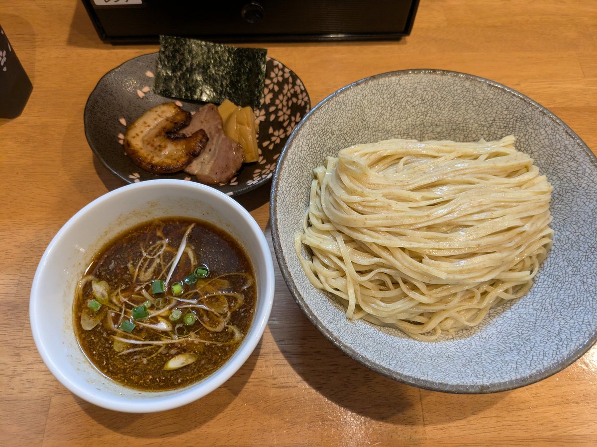 isuke_0325's tweet photo. 麺処　湯咲
淡麗つけめん 大盛 https://t.co/LP721GUgKS