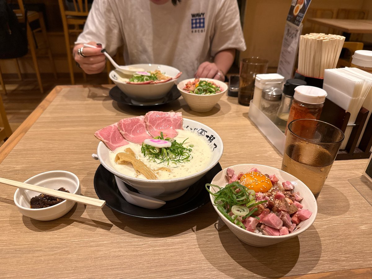 Lanzarse's tweet photo. 最高のミストフェスにしような。ミストフェスいつやるか知らんけど。 https://t.co/w9qLHu02QU