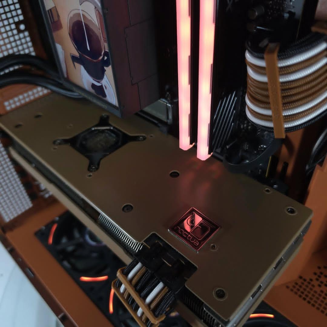 TechFabrizoo's tweet photo. High end AI workstation build finally delivered to client
AMD RYZEN Threadripper PRO 9965WX 
 RAM 256GB 
NVIDIA RTX6000 Pro 96GB DDR7 
STORAGE:16 TB
 PSU:1600W.  
Corsair 9000D case 
BUDGET: Kes 902,545 https://t.co/v0mryzhZKZ