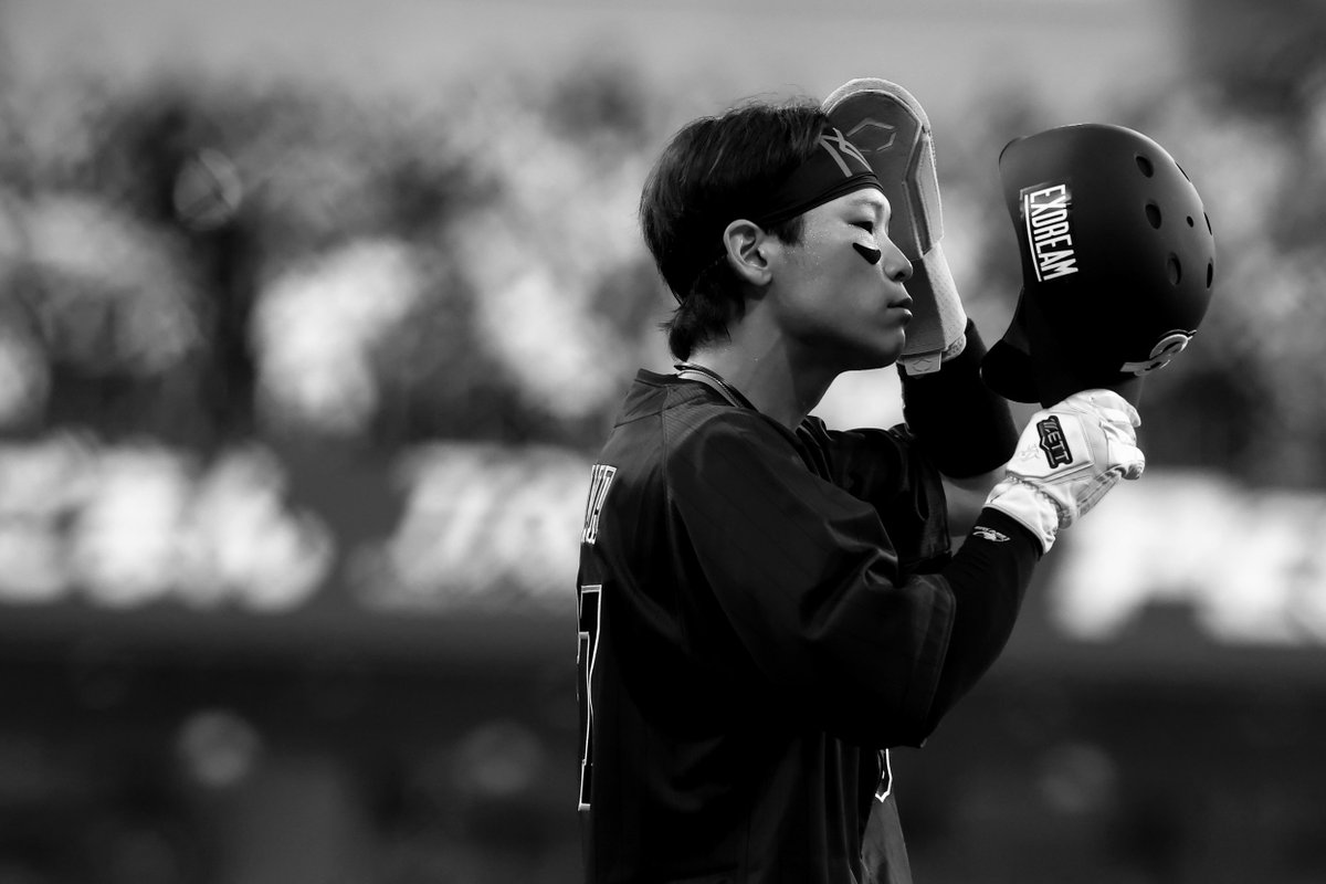 orifullc2's tweet photo. 【オリックス-中日】 2026.5.31

投手交代の際の中川圭太選手

#Bs2026 #中川圭太 https://t.co/SX43h9AtJm