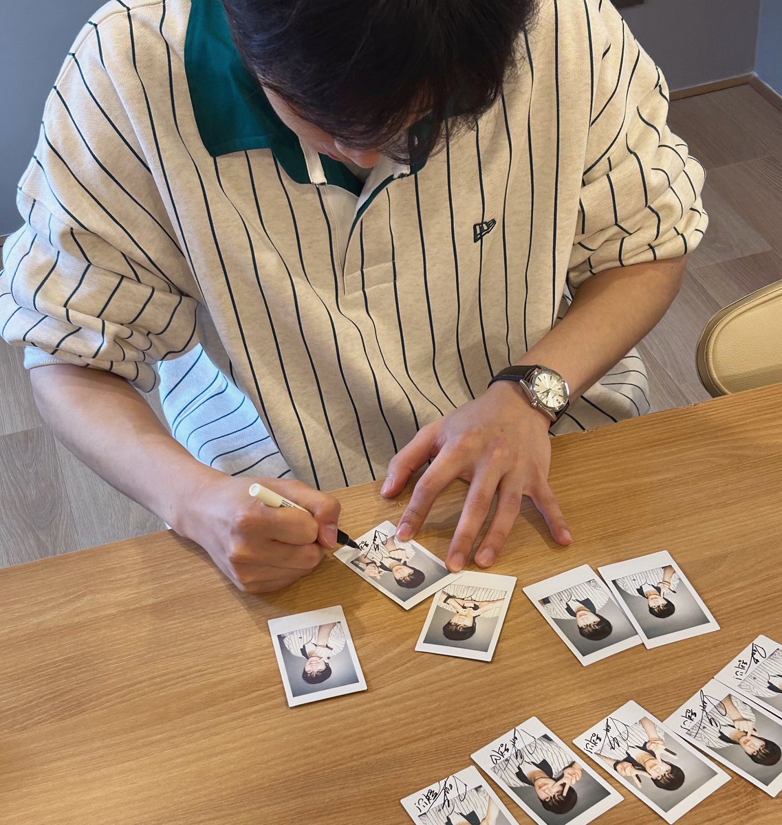 kdh_jp_official's tweet photo. [📸]

いよいよ明日！
日本公式ファンクラブオープンです！

いつも応援してくださる皆さまに楽しんでいただけるよう、
さまざまなイベントやコンテンツを準備中です✨

ぜひお楽しみに🫶🏻

#キムドンヒ #김동희 #KIMDONGHEE https://t.co/3WQylvORLF