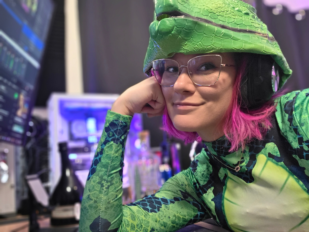 MayhemMandys's tweet photo. Bet you didn't expect a drunky lizard on your feed on a Saturday night! 

If I'm right, you have to come to stream. I don't make the rules 🤷🏼‍♀️
https://t.co/5EJQ6xxCPB https://t.co/e4hJcgR3En
