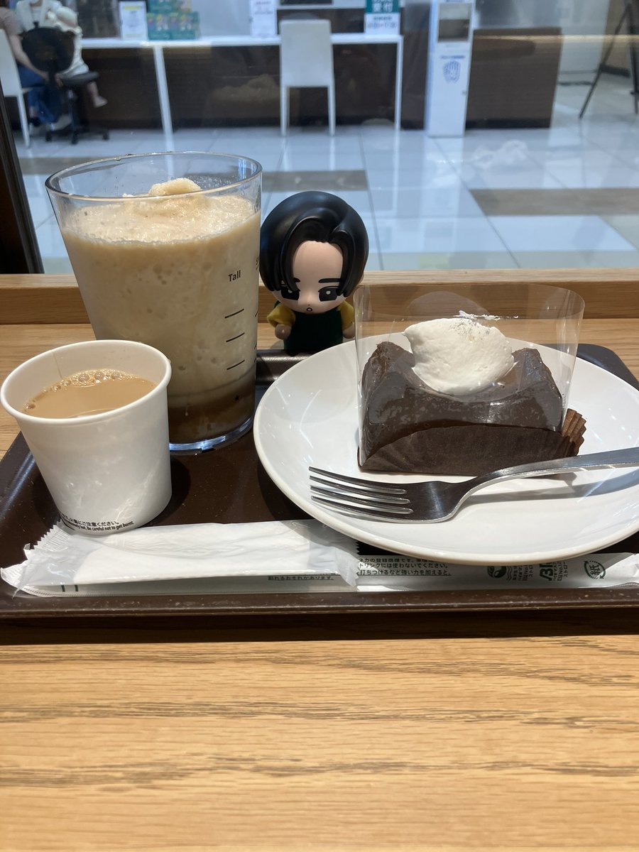 agatsun's tweet photo. SAKAMOTODAYS ７回目補給🔫
もう細胞が週一で欲する。笑笑
あとはスタバで食べたかったチョコテリーヌとバナナアフォガード食べて満足🍌🍫
ビレバンにてSAKAMOTOチャーム発見して、すぐ鍵につけて、ウキウキ。
そんな日曜日。
晩御飯はカレー仕込んだからしばし横になる。

#スタバ
#SAKAMOTODAYS https://t.co/jszrkweWzm
