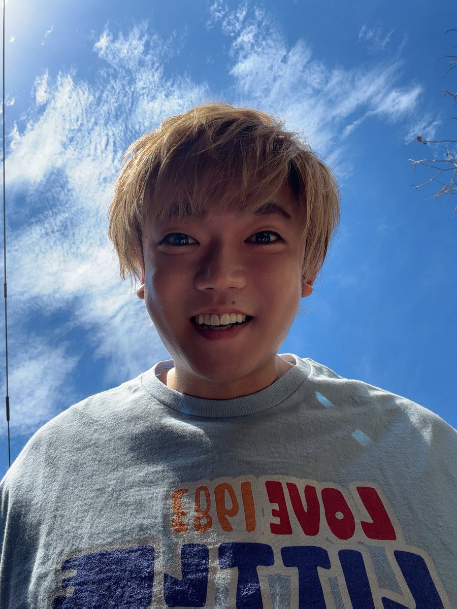 meytamaaa's tweet photo. 目、覚めた？？？ https://t.co/R2RzAvO3hB