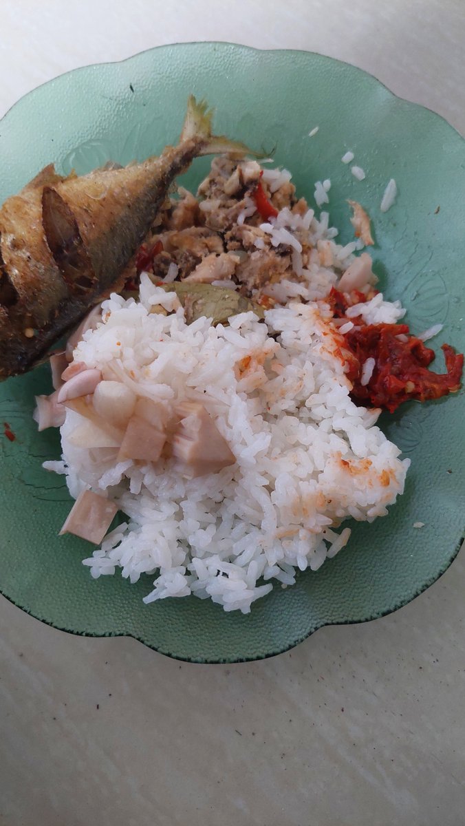 f310man's tweet photo. Lodeh tewel
Pepes pindang
Ikan kembung goremg
Sambel jeruk https://t.co/FBidj1IOeI