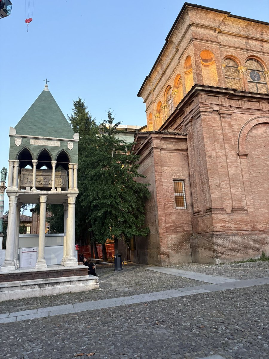 BatiResim's tweet photo. Bologna

+ https://t.co/lGwIiKTLrW