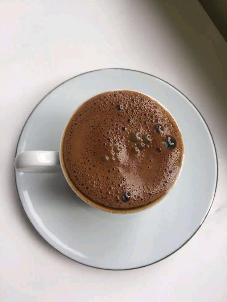 emanraka0's tweet photo. بونچور 🤎

 هناك لحظات لا تُقدَّر بثمن... فنجان قهوة، وهدوء يملأ المكان، ونفس مطمئنة بعيدًا عن كل صخب الحياة. 🤎 https://t.co/3xnhLyJcDa
