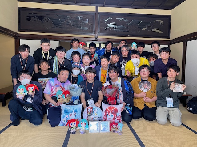 kurayoshi_moks's tweet photo. 今回も、バースデー交流会にご参加いただきありがとうございました✨

楽しい時間となりました！
ここなつ二人をイメージしたお花、ぬいぐるみ、お土産も持ってきて頂き、ありがとうございます🙇

次回は、めうイブ誕です。

#ここなつ誕 #倉吉ひなビタ #鳥取県 https://t.co/REYPzSGI5a