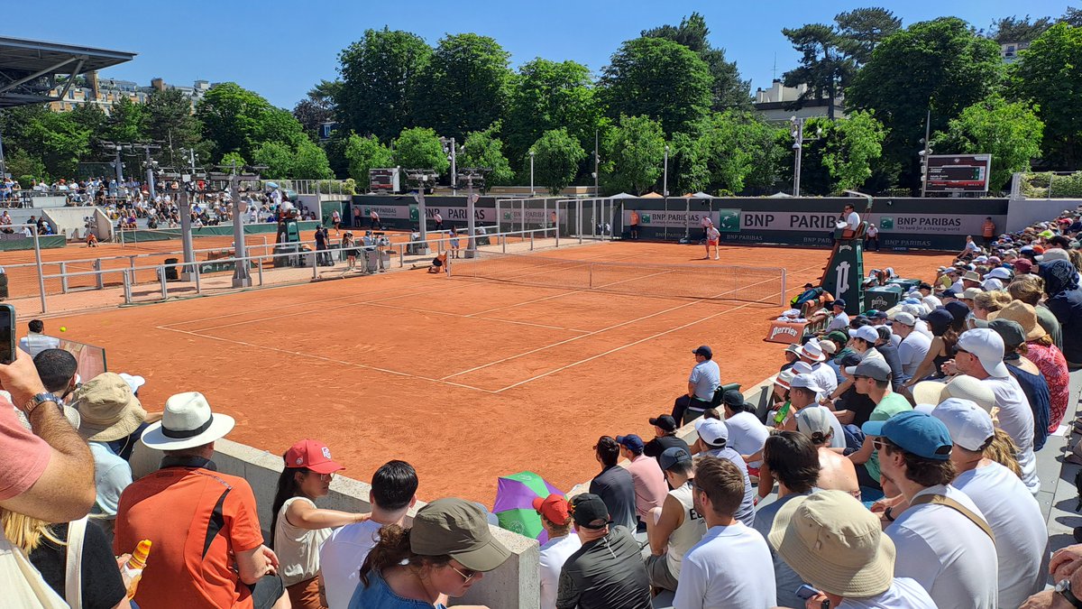 cujma's tweet photo. allez une dernière de ma perspective favorite des courts 12 et 13
#RolndGarros https://t.co/Ia3MK1VOuc