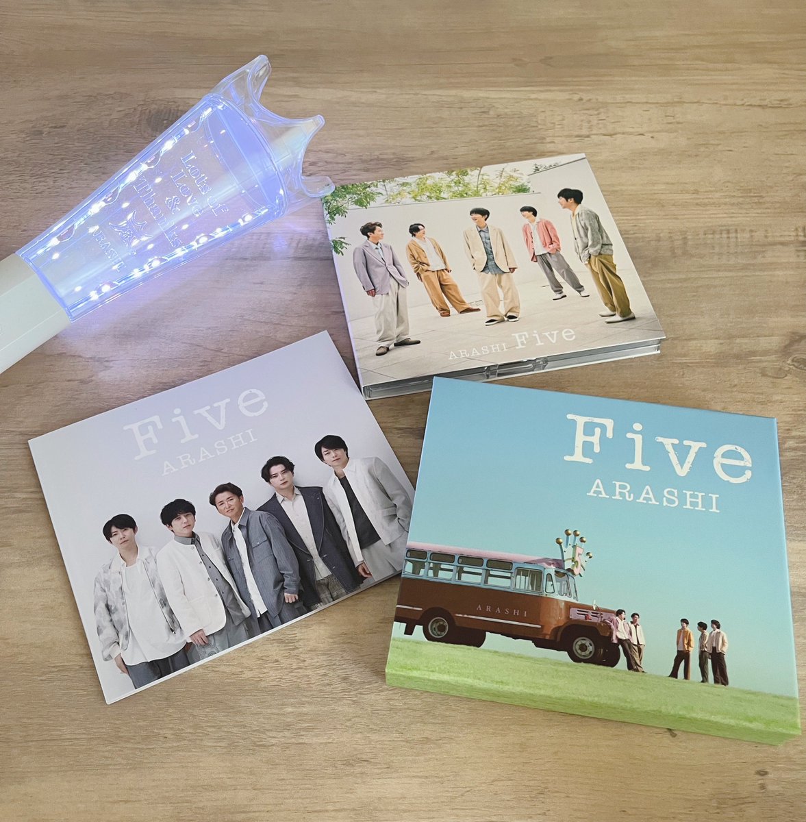 saishappy's tweet photo. #嵐_Five 届いた💿📀

特別映像みてる🎫
#WeareARASHI
#ありがとう嵐 https://t.co/WJGIyiI88R