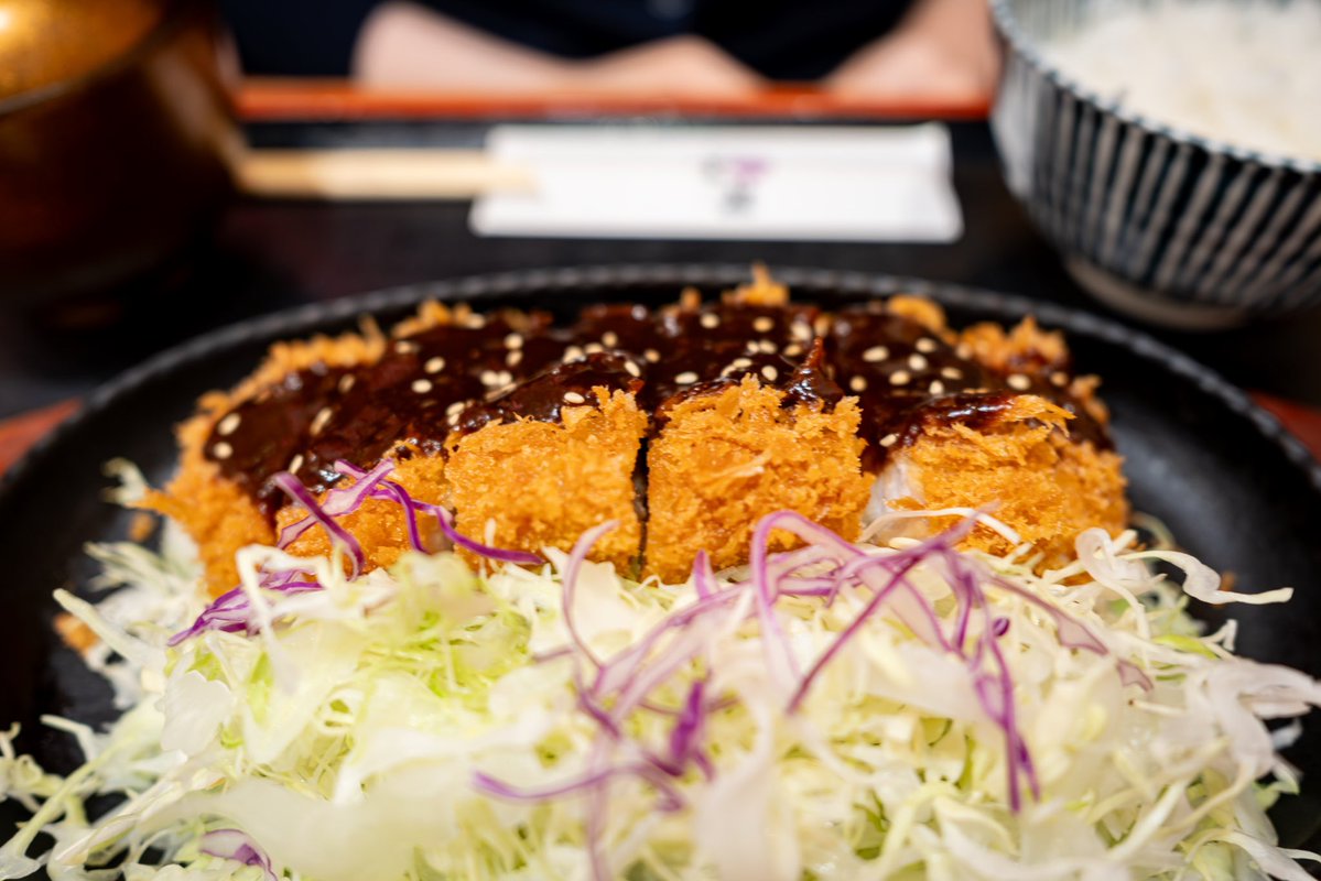 bait_casting's tweet photo. 大船駅近くのとんかつ屋さん。

美味である、すこぶる美味である。

美味しいしコスパも宜しいので何気にチョコチョコお邪魔してます、よかね♪

#花むら #豚だけじゃなく牛も鯵も美味しかったです https://t.co/WudVu2DkRX