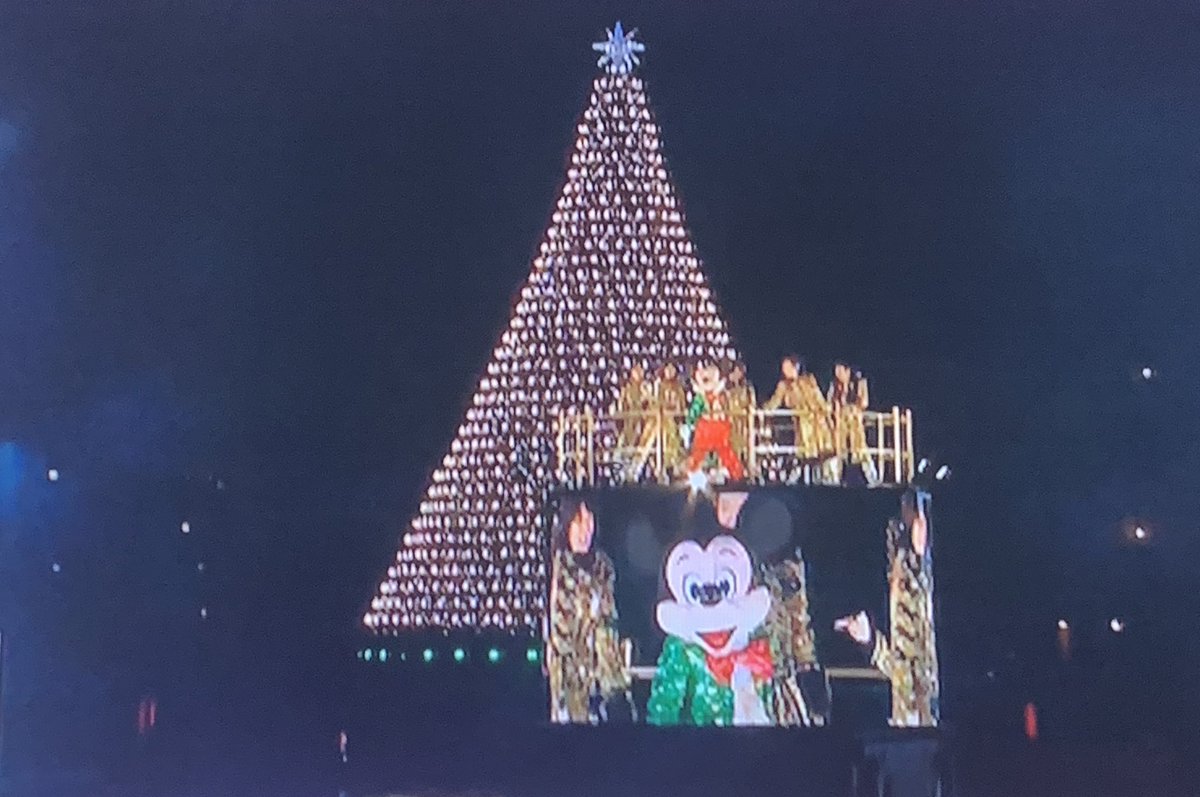 wed1923Disney's tweet photo. ✨嵐とディズニーの伝説✨

2009年11月20日

「嵐inTDSプレミアムナイト」

500万通の応募
約7000人(倍率1400倍)
1夜限りのイベント✨

参加できたのは永遠の想い出❣️ https://t.co/WYgLR0nFUF