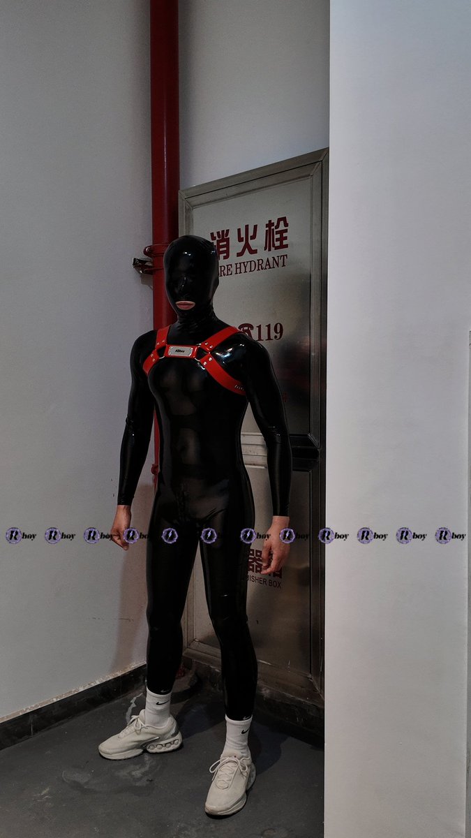 RubberBoy_C's tweet photo. 谁要帮忙灭🔥的 https://t.co/24wRMHAiTm