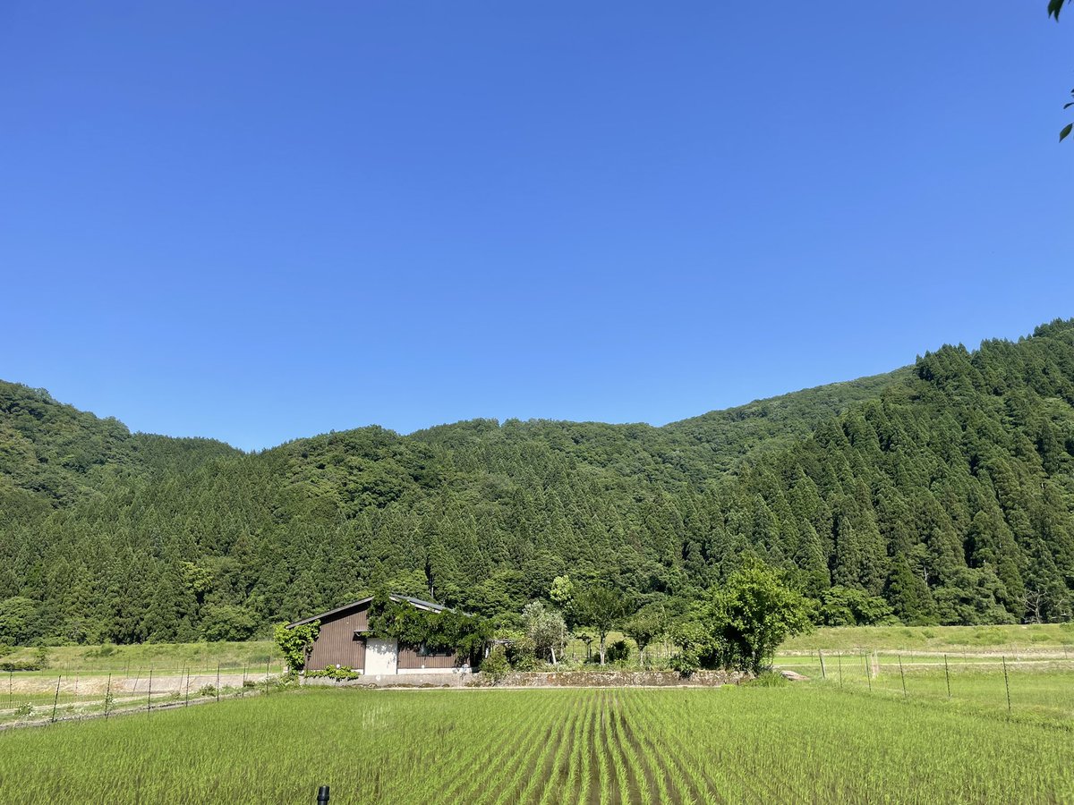 CT_DJ_STAYGOLD's tweet photo. 今日は嫁さんのお父さんの誕生日を祝いに温泉町にきてます🎂 https://t.co/vodWdGLnYD