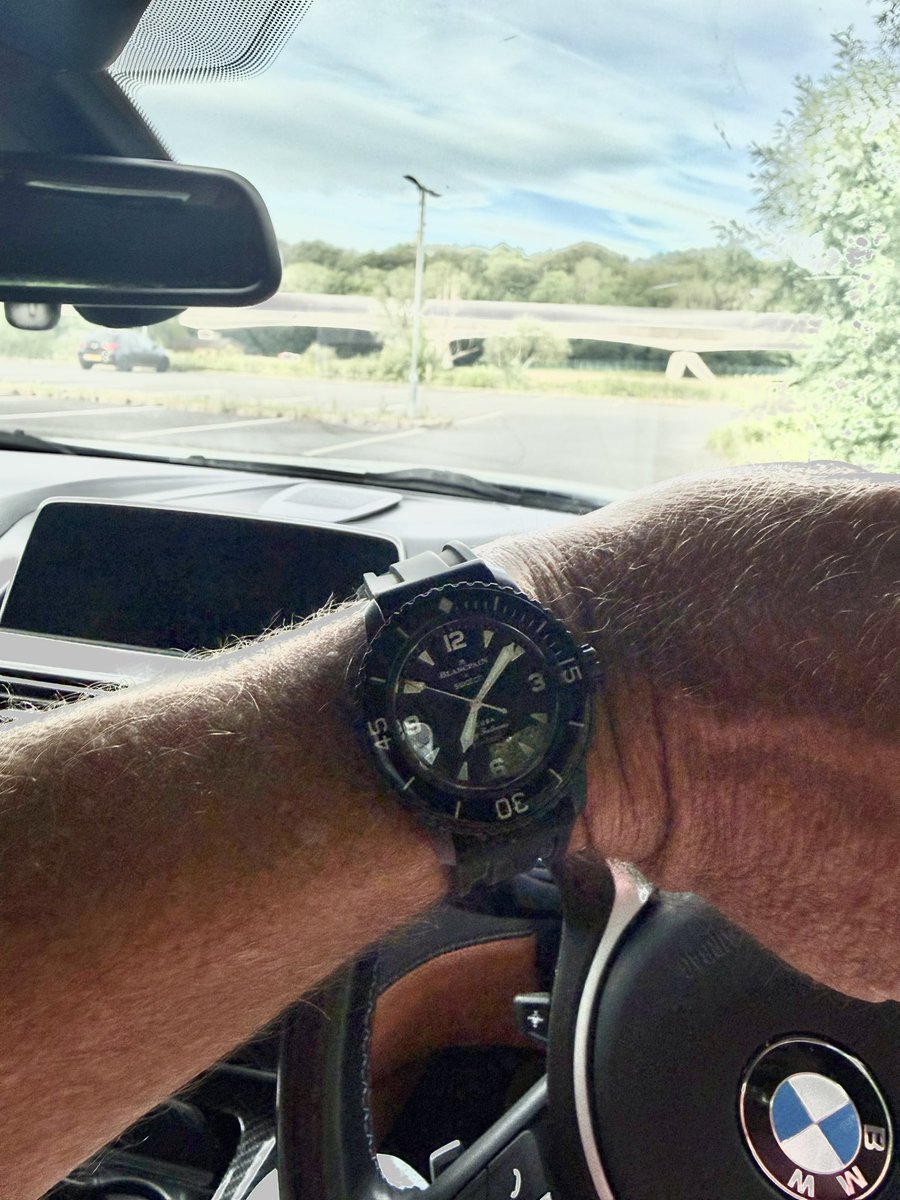 DailyDOOH's tweet photo. Since I put an aftermarket rubber strap on my @Swatch Scuba Fifty Fathoms it’s become my goto summer watch and also regular in my annual rotation - it’s even about to get a dip in this lake during this morning’s 2 km swim! My #MoonSwatch’s never go near water!! https://t.co/xntjgHUdAe