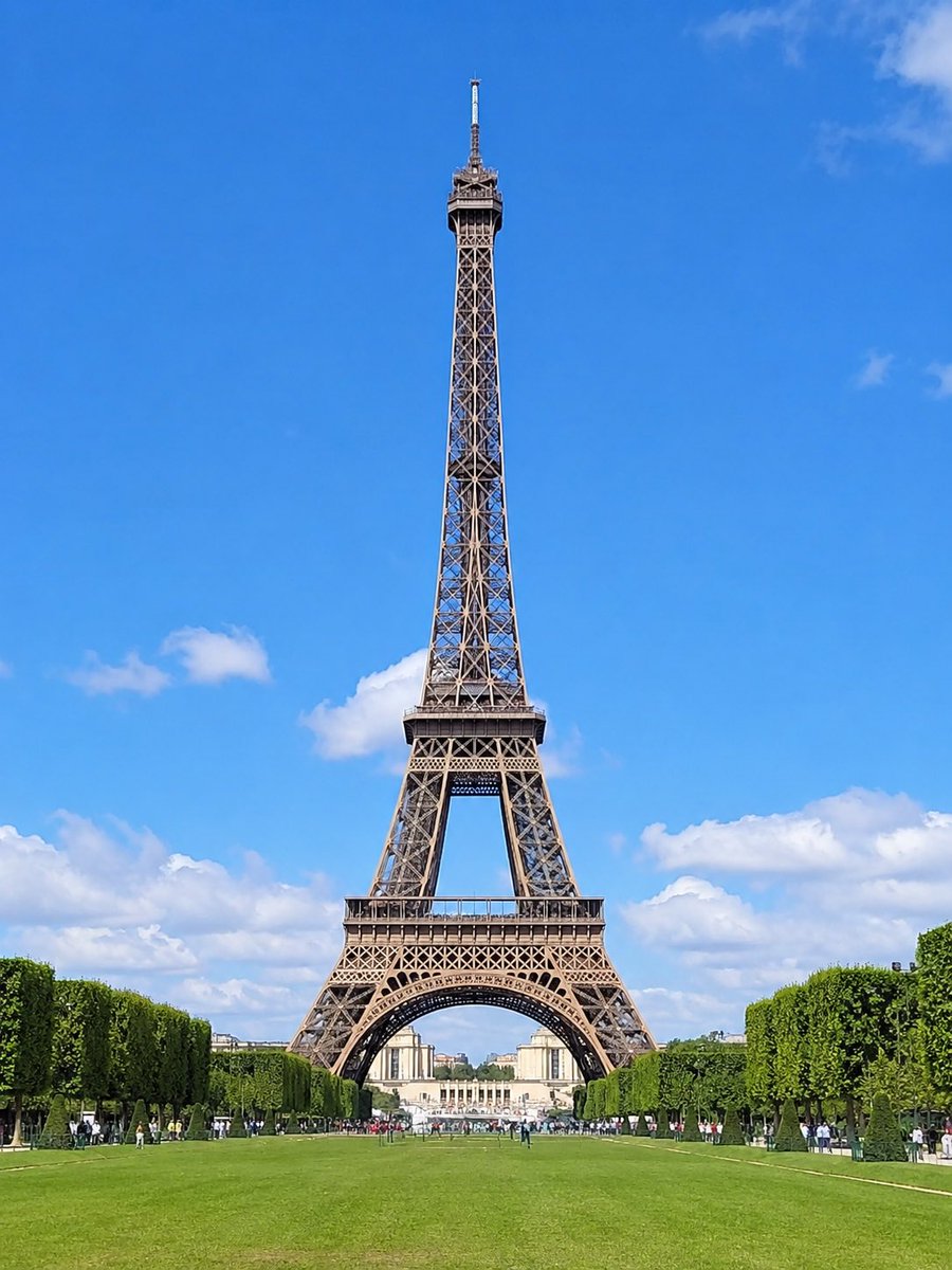 Jeffdupont7's tweet photo. The Eiffel Tower, seen from the Champs De Mars

#iloveparis #ParisJeTAime #topparisphoto  #MagnifiqueFrance #parisianplanet #photo #architecture #cityphotography  #marknriseteam #pariscartepostale #photofromparis #seulementparis #parismaville #travel #paris #boostarz https://t.co/rZWksWLbRM