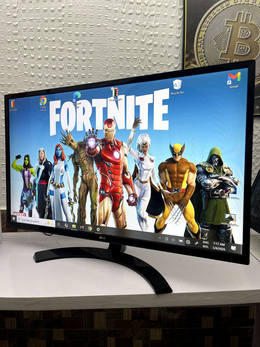 Affordablesale_'s tweet photo. @cowrywise Congratulations 🎉 
Incase you need computer monitors, we have different types for sale in Lagos. 🙏 https://t.co/dZe47561q3