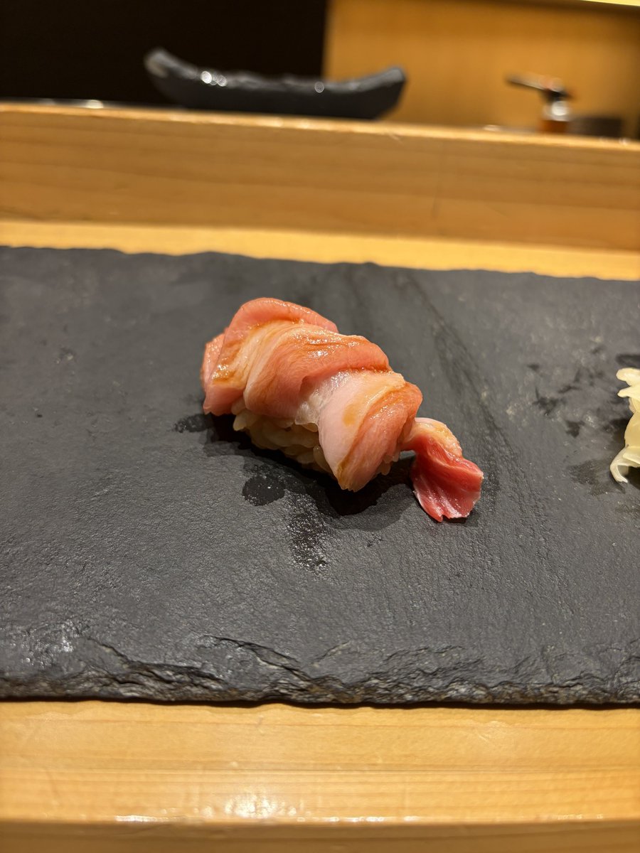 Watermelon_Leee's tweet photo. 昼鮨最高🍣
ローズベーカリーのキャロットケーキも食べれてhappy🌹 https://t.co/67StaVQP81