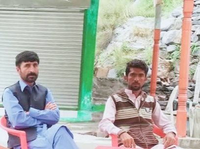 BaBabaloch32's tweet photo. @PTIGBOfficial 
 2016 میں جب میں گلگت بلتستان گیا وہاں الیاس صدیقی صاحب سے ملاقات ہوئی بہت پیار کرنے والے ا��سان ہیں دو دن وہاں روکے انہیں کی گاڑی میں بیٹھ کر چینی باڈر پر گئے وہ ساتھ رہے ہمیں اکیلا نہیں چھوڑا بہت پیار دیا امید ہے گلگت بلتستان میں عوام ان کو ووٹ دے گی https://t.co/hW5LdykNEB