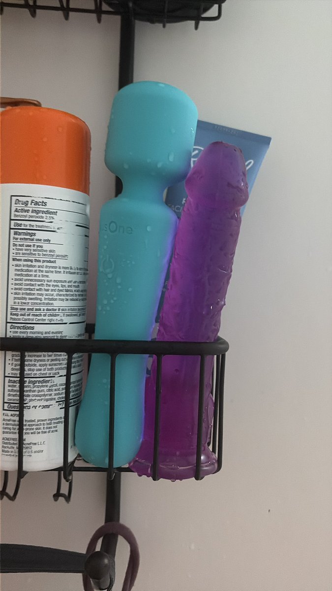 Necatze's tweet photo. my fav shower products btw https://t.co/ux7hZjaqt6