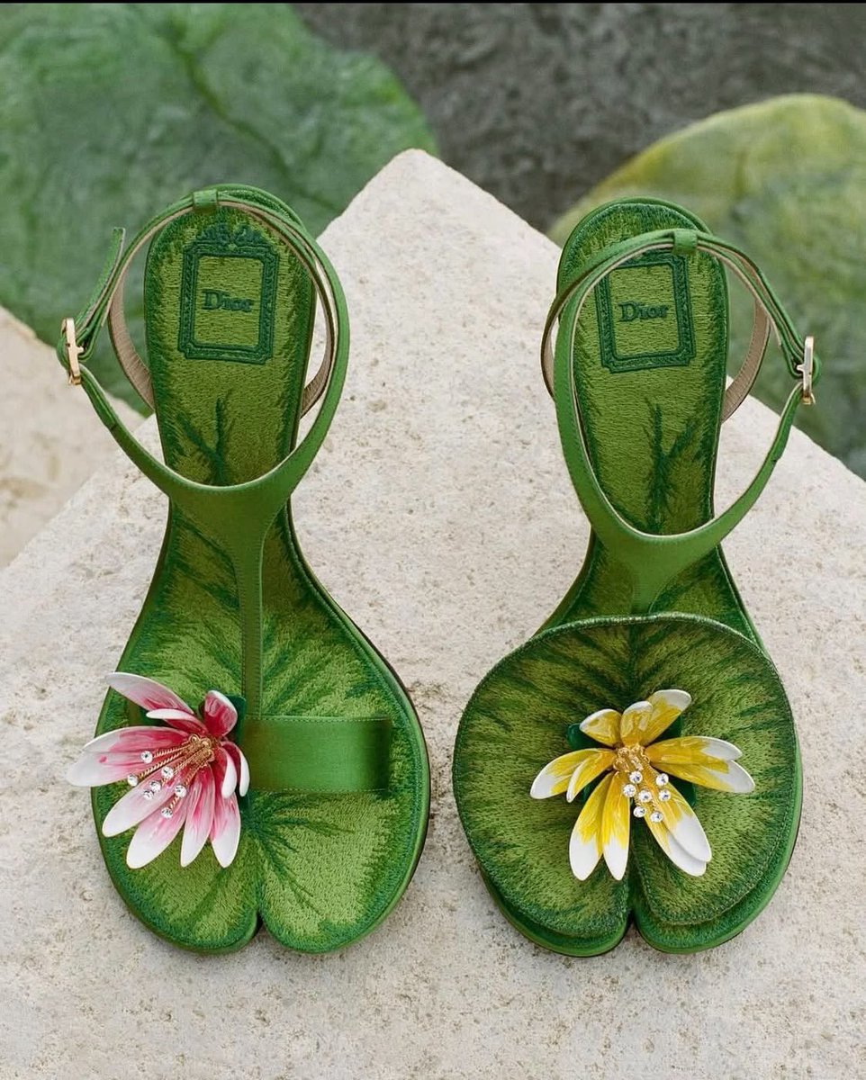 _littlegroves's tweet photo. this summer / autumn heels has all of my love https://t.co/cQWt6yice6