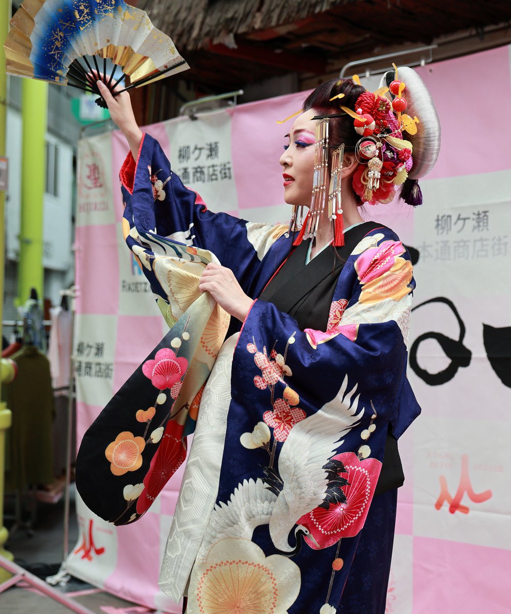 samboxsam2's tweet photo. 柳ヶ瀬おねさまつり

聖はじめさん🎤
花魁色舞👘

#柳ヶ瀬おねさまつり https://t.co/I4fWpYC9Mv