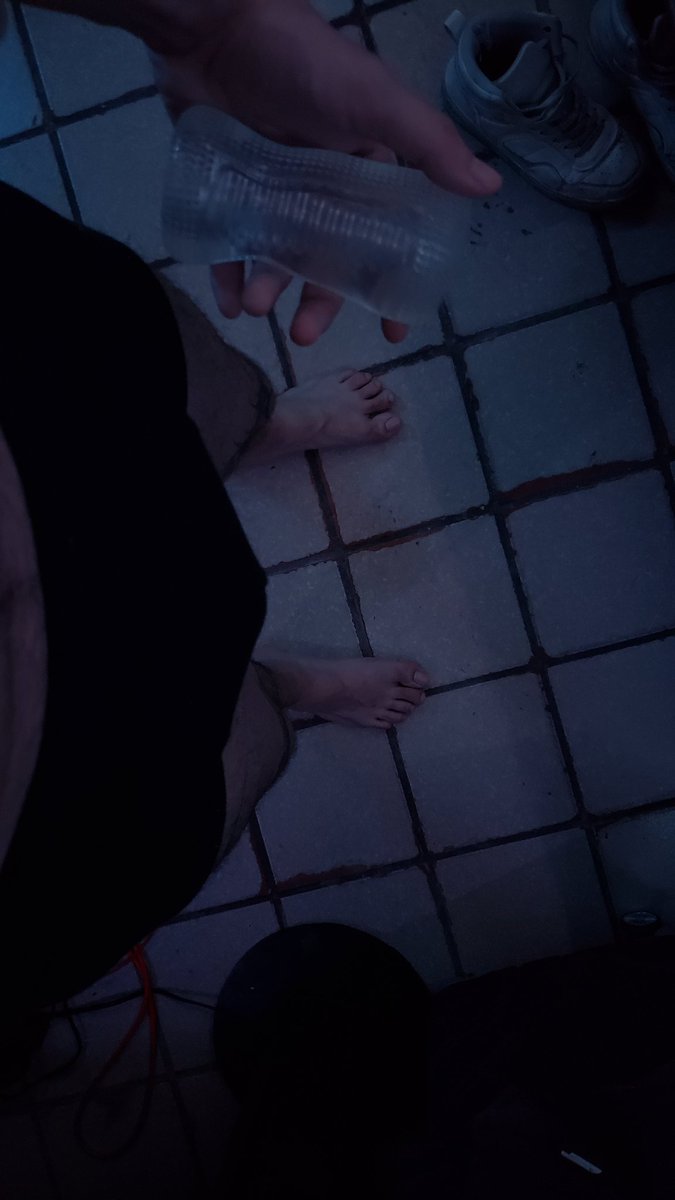 CollXtionBoy's tweet photo. asi la noche de sábado >:( https://t.co/O6W4Zp8cOV