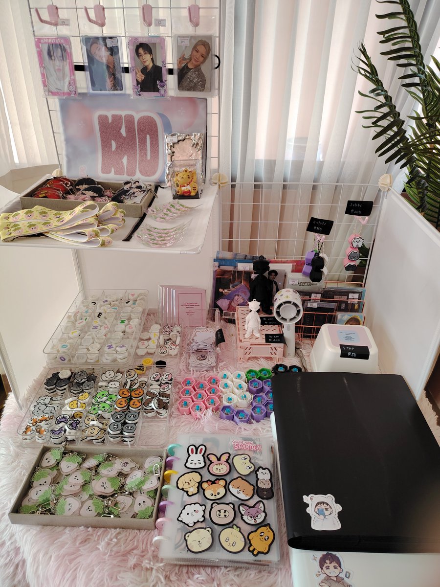 _merchamp's tweet photo. We're here at #ByCabCaratEvents
#13PartsofMyHeart
All photocards are 30% discounted.
All are welcome to our booth! ๐ https://t.co/lReBk9Eskc