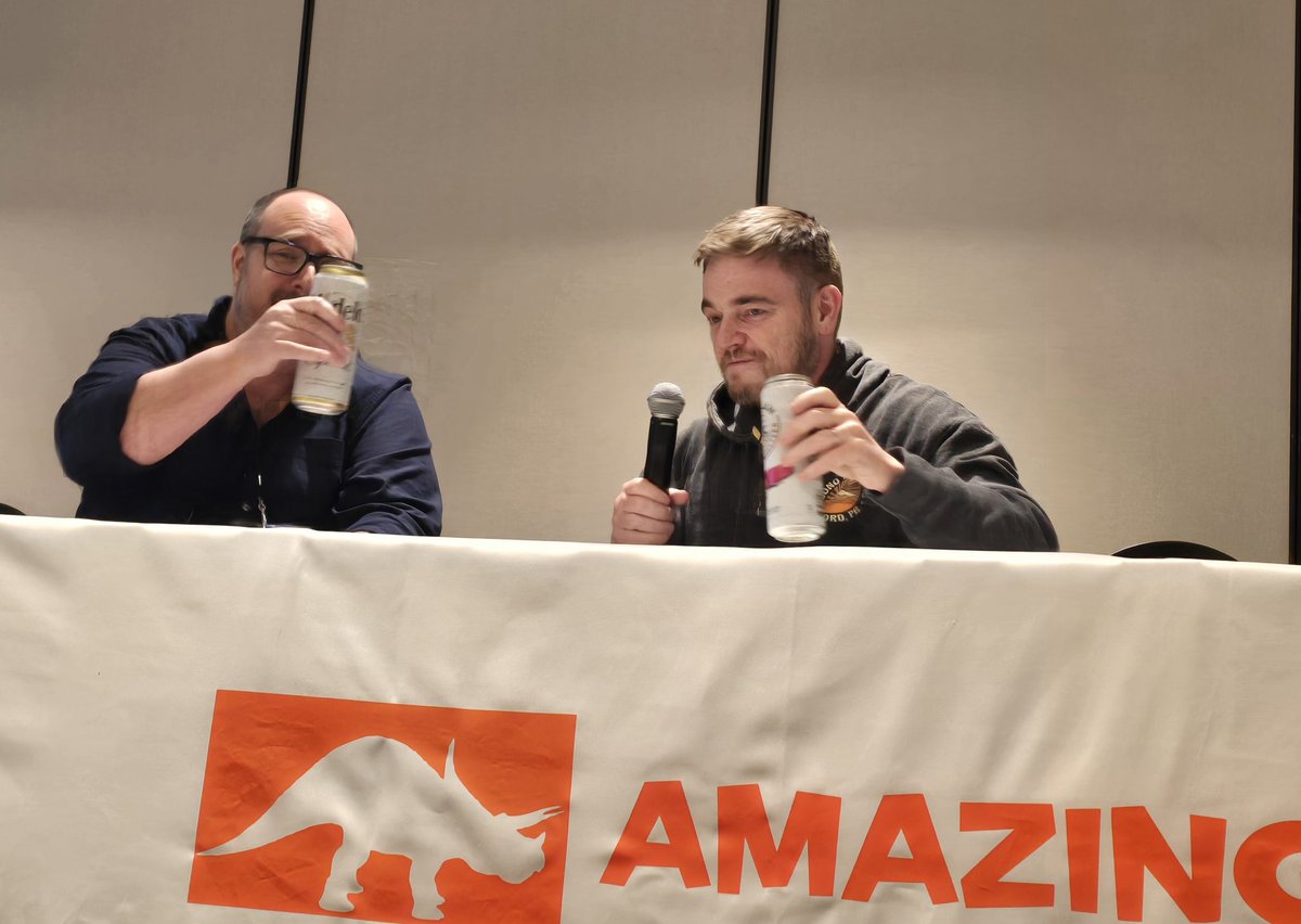 thescificenter's tweet photo. @ssnyder1835 hosting a panel at @amazingcomiccon while drinking a Whiteclaw just screams Vegas 🤣 🍺🍺🍻🍻 https://t.co/8VJEDIbPrz