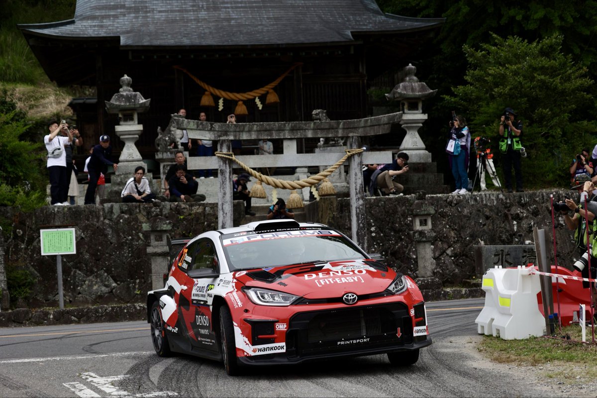 TOYOTA_GR's tweet photo. WRC #ラリージャパン 🚗🇯🇵【速報】

エバンス組が初日のSS2でトップに立ってから一度も譲らず、安定した勝負強さで今季2勝目🏆️🍾✨️
そしてラリージャパンは3勝目✨️

GRヤリスは1-2-3-4フィニッシュし、母国ラリーでトップ4独占です!!!
ん
✅WRC総合
🏆エルフィン・エバンス／スコット・マーティン
🥈セバスチャン・オジエ／ヴァンサン・ランデ
🥉サミ・パヤリ／マルコ・サルミネン
4️⃣勝田貴元／アーロン・ジョンストン

✅スーパーサンデーとパワーステージは、オリバー・ソルベルグ／エリオット・エドモンドソンが制覇🥇

✅WRC2クラス
🥉山本雄紀／ジェームズ・フルトン
山本雄紀は同クラスの初表彰台獲得を母国ラリーで達成✨️
#おめでとう雄紀

日本の皆さま。世界中のTGR-WRTファンの皆さま。
たくさんの熱い応援をありがとうございました!!!

#WRCjp