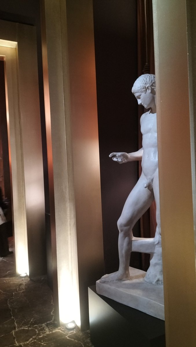fabio_romoli's tweet photo. La Bellezza ha tanti significati quanti umori ha l’uomo. La bellezza è il simbolo dei simboli. La bellezza rivela tutto perché non esprime niente.
(Oscar Wilde)
@iSaloniofficial https://t.co/pZ7KLrIFsG