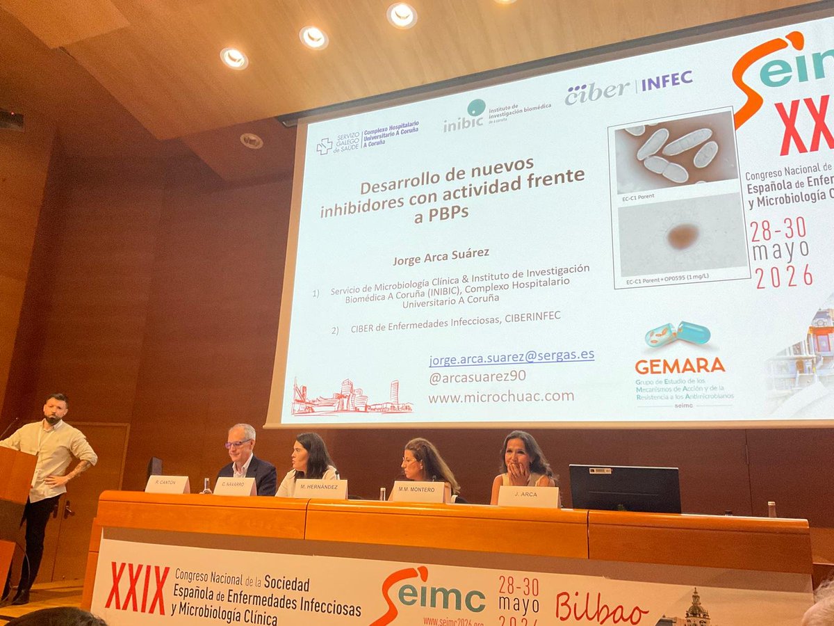 micromunidad's tweet photo. Y por otro lado, para mi humilde entender, la mesa redonda del congreso, sobre los nuevos inhibidores (todo un acierto). Enormes todos (Marta, Mila, Jorge y moderadores) y gracias s/t a @ArcaSuarez90 por su amistad como siempre! https://t.co/TNzxnWFQuA