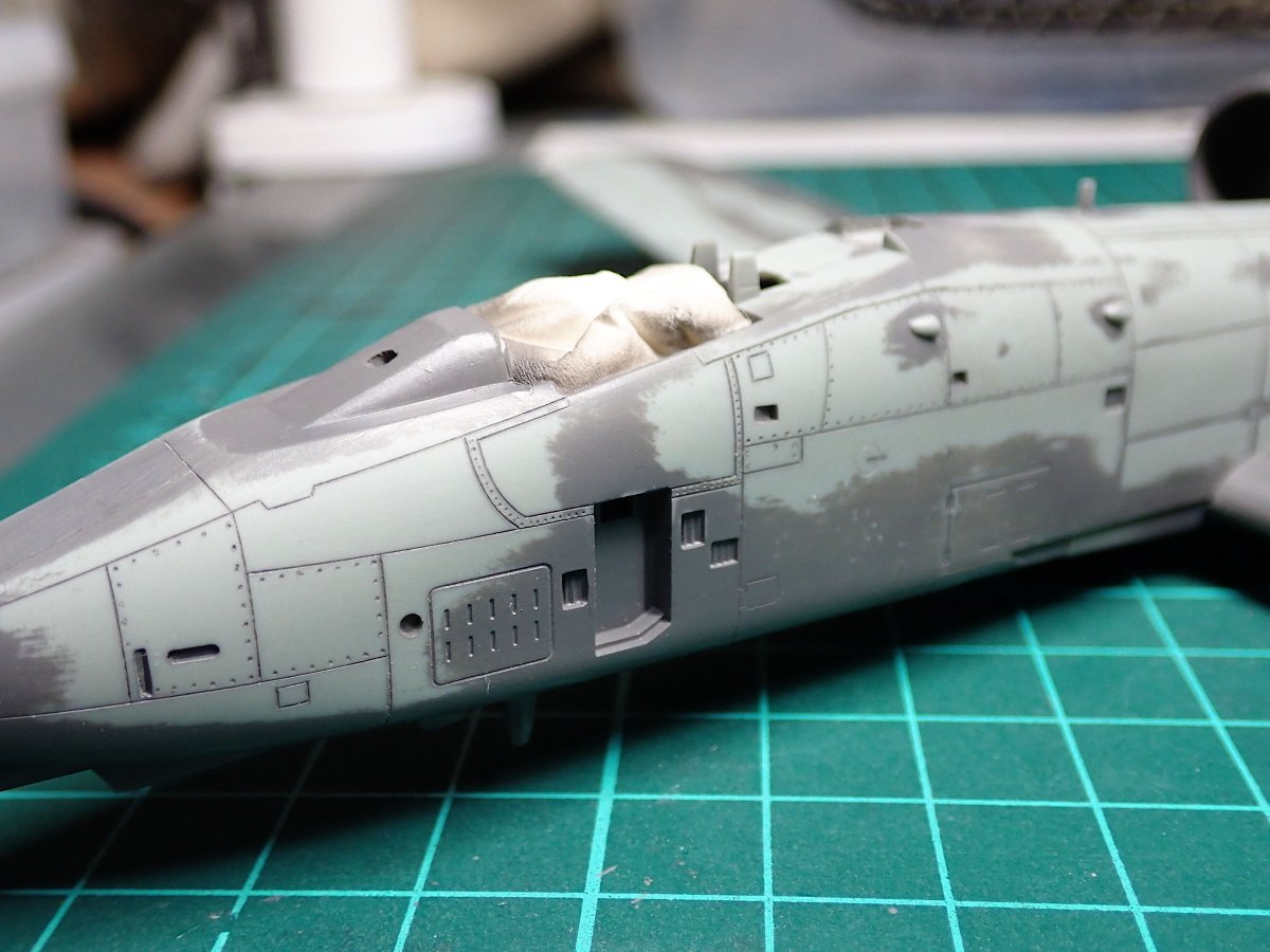 gorimodeler's tweet photo. 改めて、各部にリベットのモールドを追加しました。
あまり時間の余裕がないので程々に。
機首の方は元々リベットが再現されてる箇所が多いので、軽く打ち直す程度です。
#軍団26カミナリ祭
#A10A
#72lab https://t.co/qJXDaf0OOJ