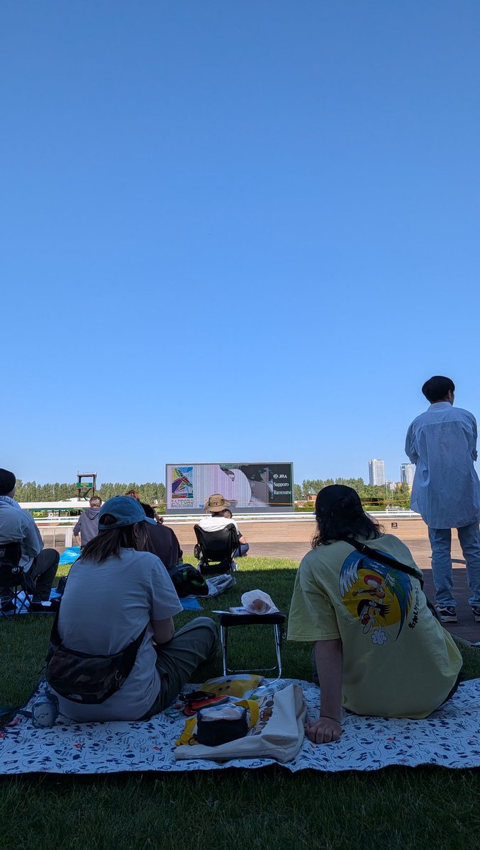 your_farm's tweet photo. いい天気だなぁ〜ヽ(*´∀｀)ﾉ♪ https://t.co/w8K48kUAk0