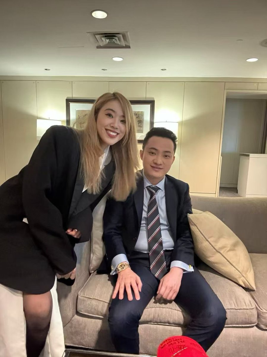 kingkiss tweet media