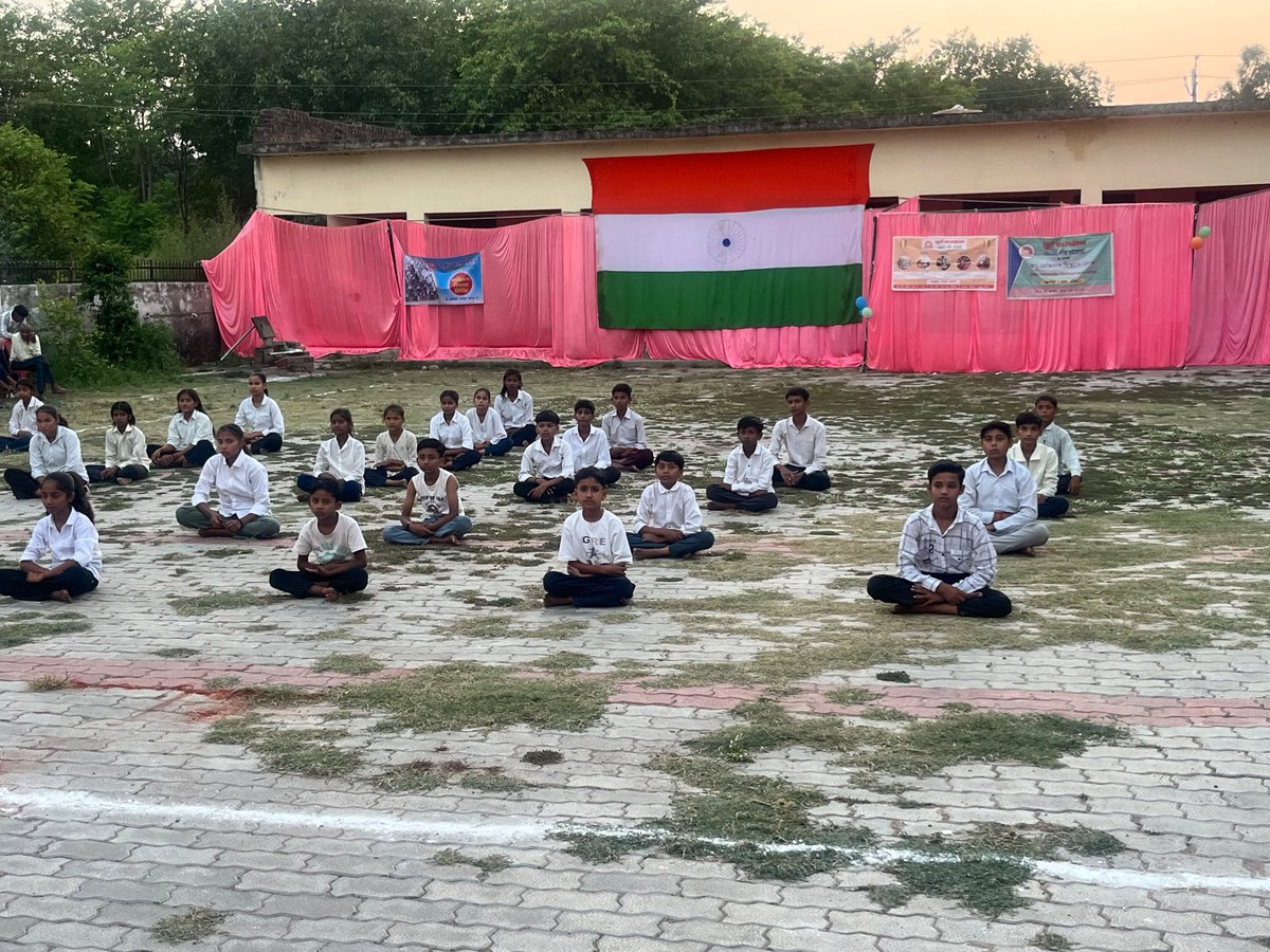 infodeeksha's tweet photo. 30 मई को सिकंदरा विधानसभा अंतर्गत SL पब्लिक स्कूल, मुर्रा महोई में सूर्या फाउंडेशन द्वारा आयोजित ग्रामीण व्यक्तित्व विकास शिविर के समापन समारोह में बच्चों को सम्मानित करने का अवसर मिला। बच्चों को सही मंच और प्रोत्साहन मिले, यही मजबूत समाज की नींव है।

#deekshayadav https://t.co/HK7mfAZZKa