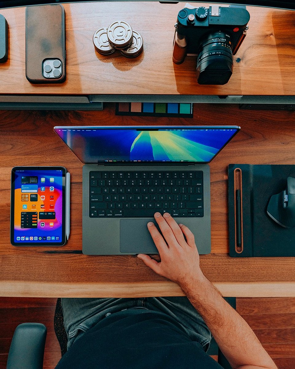 Polexcyber's tweet photo. My Desktop Setup 🖥️🖨️🖱️ https://t.co/nAgHkP6znr