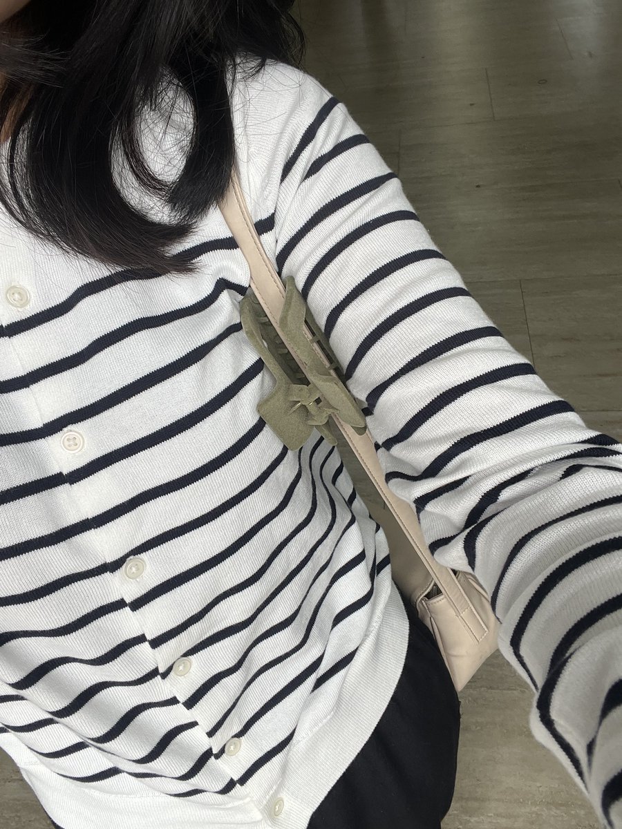 quaackz's tweet photo. (not for sell) barter uv cardigan uniqlo stripe s ini ke yang warna black s

t. wts wto wtt https://t.co/cbzTmfgIGA