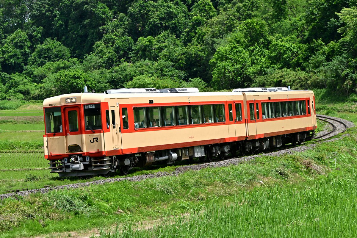 galaxy_exp_666's tweet photo. 2026/5/31  9326D～9381D  水郡線ふくしま号   キハ111+キハ112  
雲多めながらもなんとか日が差してくれました  
皆さま暑いなかお疲れさまでした https://t.co/2keVGPcYH9