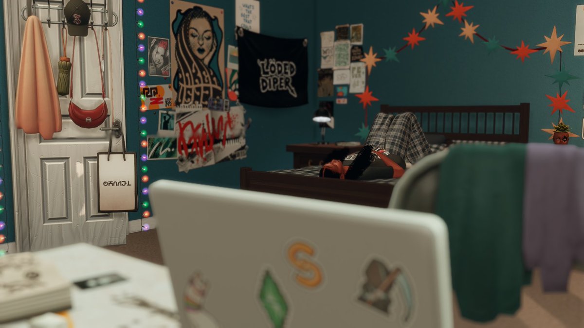 CherriiSims's tweet photo. ☆ DREW’S ROOM ☆ #sims #sims4 https://t.co/tjxUQsTQN2