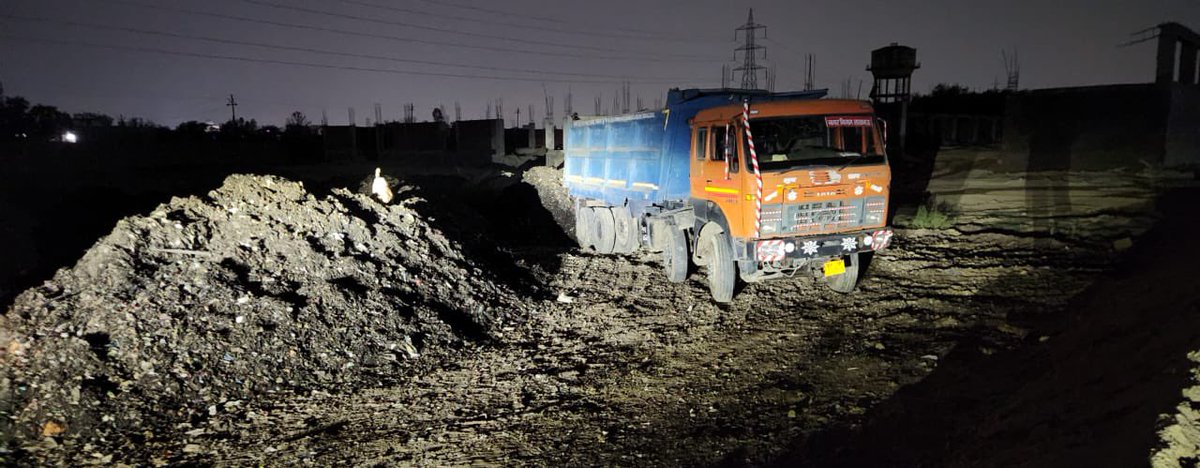 AdvocateVijyant's tweet photo. MANORATH COW SHELTER PROJECT
Illegal solid waste dumping in Hectares of land in Night causing serious Ground Water/Pollution problem and false smell in the entire RESIDENTIALS AROUND DAYAL FARMS COLONY NEAR TATA MOTORS DEVA ROAD MATIYARI CHINHAT LUCKNOW https://t.co/XTuzYVvbGC