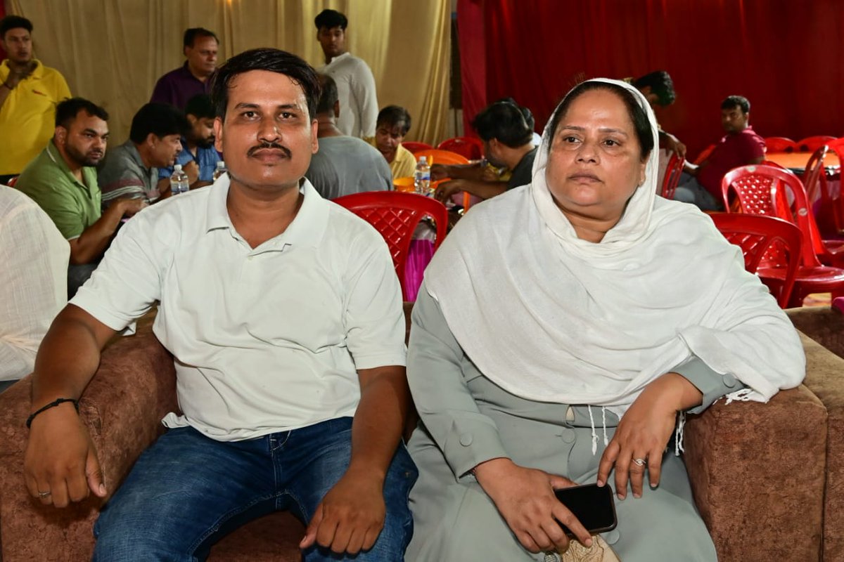 AsifYic's tweet photo. आज एक वैवाहिक कार्यक्रम में, मा.विधायक सैय्यद खातून जी से शिष्टाचार भेंट की।। https://t.co/GUTDb3ugJ9