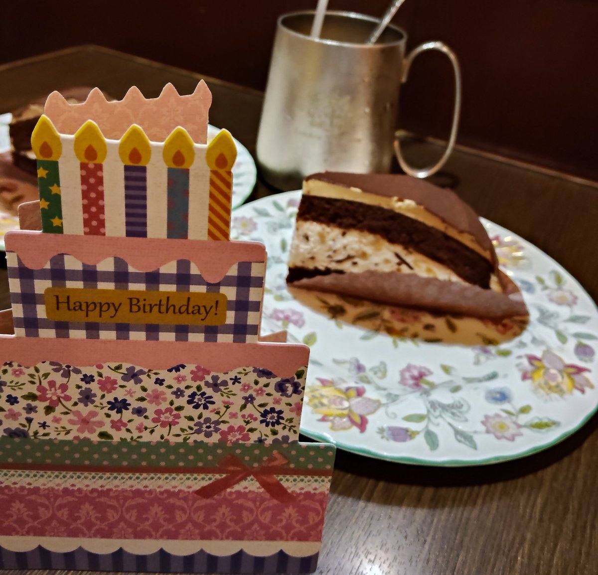 remoncakebaum's tweet photo. アクスタ持参忘れて、無理やりお誕生日会✨楽しかった😇 https://t.co/w2PWg9oWn1