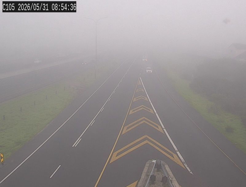 CapeTownFreeway's tweet photo. Misty conditions causing poor visibility in certain parts of N1 between Sable Rd &amp; Giel Basson Maintain a safe following distance...#..#ItCanWait https://t.co/F5UBxRWRdm