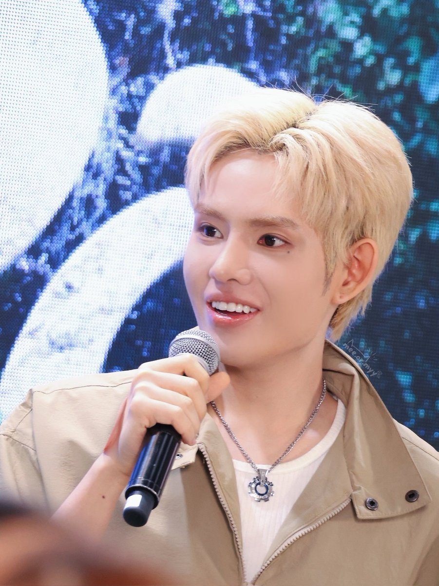 light_catcher04's tweet photo. 260529 | DILLAN at Premier “Say Hi Ruc Ro”

야옹이 🐈‍⬛

#DILLAN #호앙판 #TinhHaSayHi #DILLANTinhHaSayHi https://t.co/M3lPWnlzjk