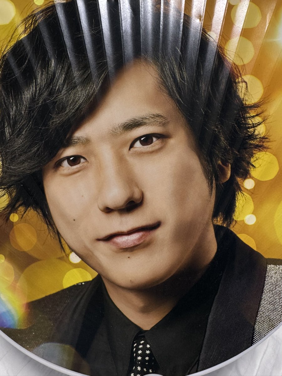 shopimaru5's tweet photo. 唯一持ってるうちわ💛
もうニノに会いに行ってから6年半たつのか〜
ムービングステージで真上通過した時は夢みたいだったな☺️

準備万端にして18時迎えよう😌

#WeareARASHI
#嵐
#二宮和也 https://t.co/orzXgLJDwk